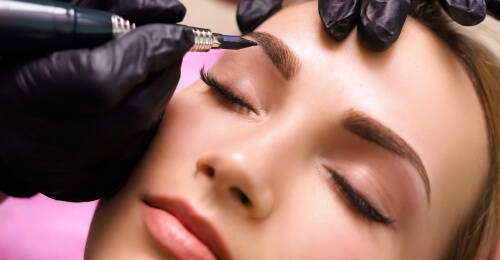 Maquillage permanent  sourcils poudrés